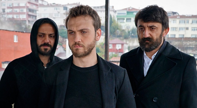 Aras Bulut İynemli'den Çukur'a Ara Veriyor