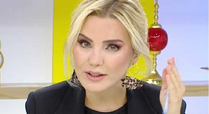 Sunucu Ece Erken Beyaz TV'den istifa etti!