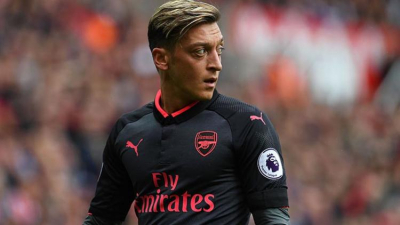 Mesut Özil'e Almanlardan sürpriz kutlama!